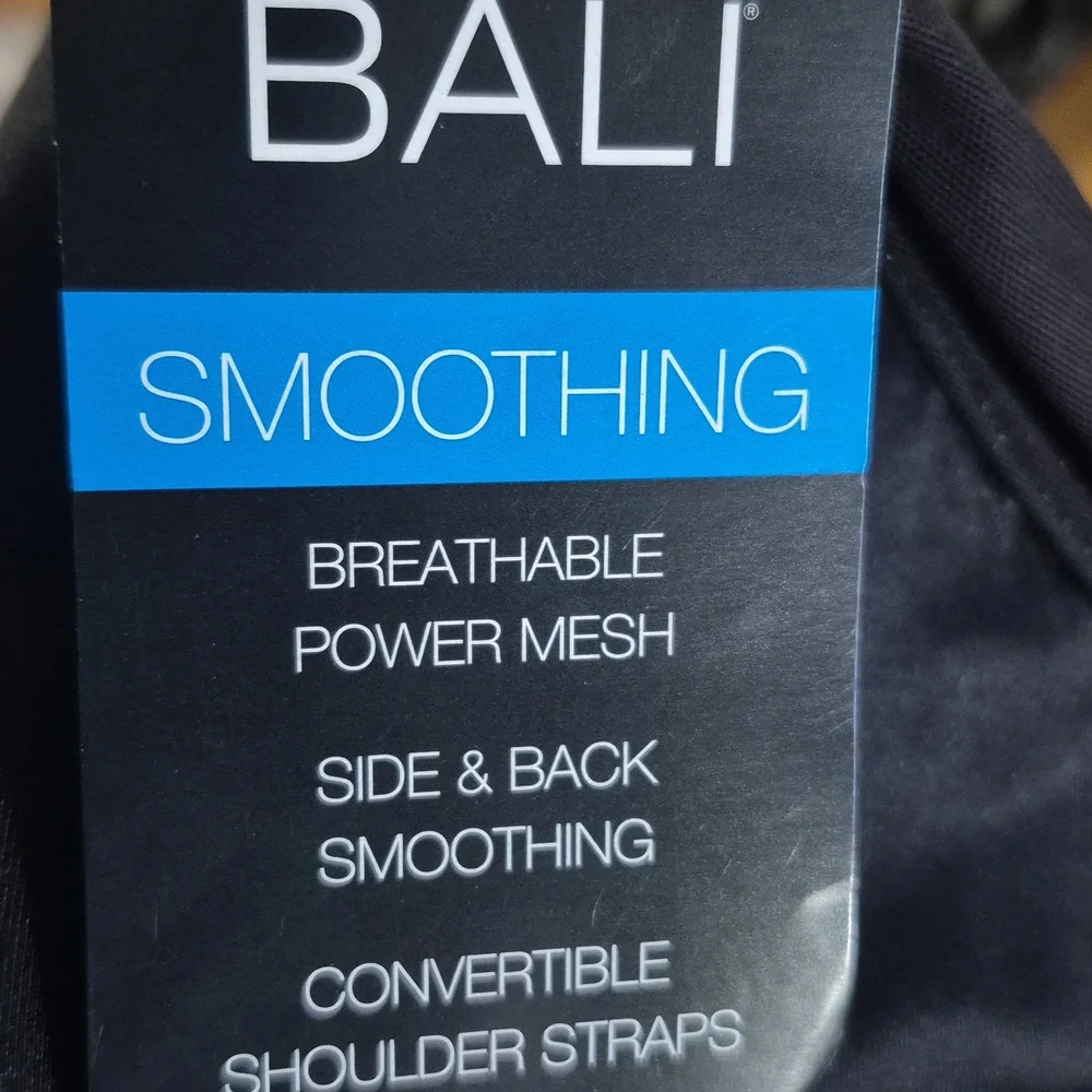 44B Beauty by Bali 6548 B548 One Smooth U Underarm Smoothing Underwire Bra Black